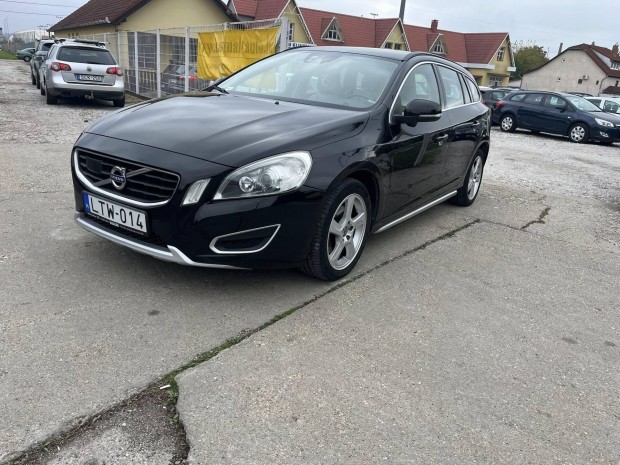 Volvo V60 2.0 D [D3] Momentum